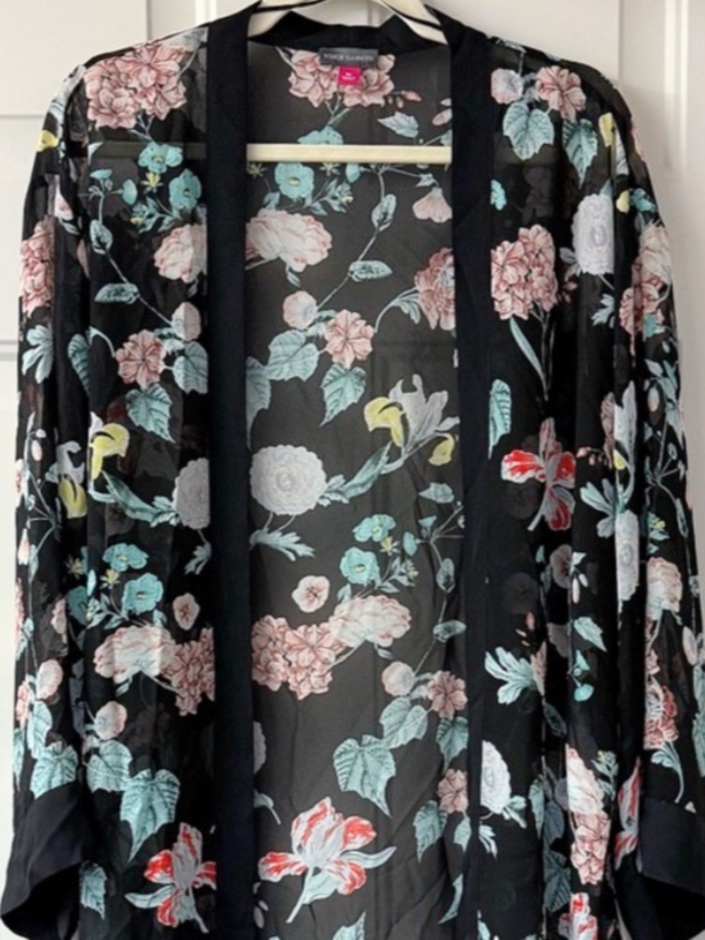 VINCE CAMUTO sheer kimono
